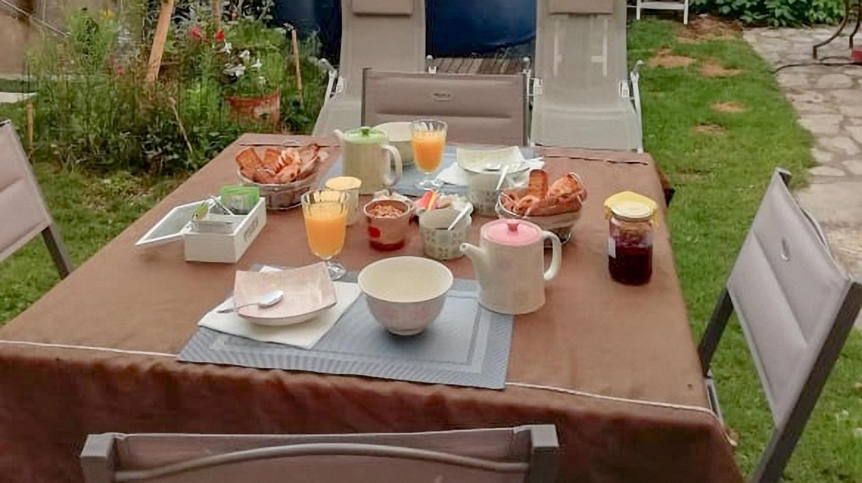 Chez Nathalie Et Etienne Bed & Breakfast Saillans  ภายนอก รูปภาพ
